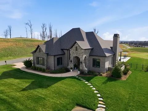 250 Bower Ct, Lenoir City, TN 37772
