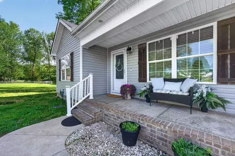 Exterior - 253 Spring Meadows Ln, Morrison, TN 37357 photo 4 of 18