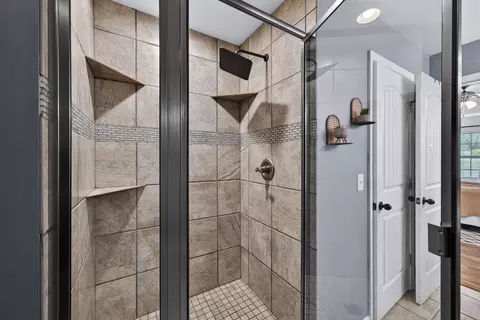 Bath - 253 Spring Meadows Ln, Morrison, TN 37357 photo 2 of 4