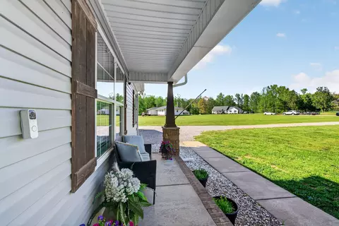 Exterior - 253 Spring Meadows Ln, Morrison, TN 37357 photo 6 of 18