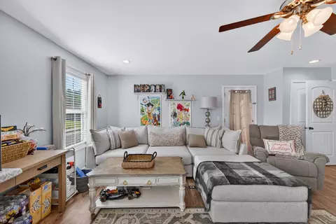 Living - 253 Spring Meadows Ln, Morrison, TN 37357 photo 1 of 2