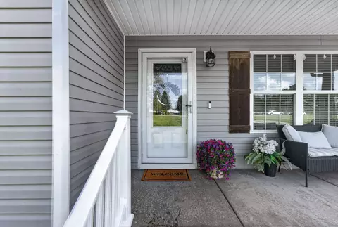 Entry Way - 253 Spring Meadows Ln, Morrison, TN 37357 photo 1 of 2