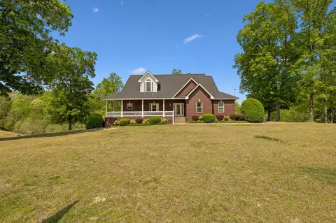 1709 Holland Rd, Lafayette, TN 37083