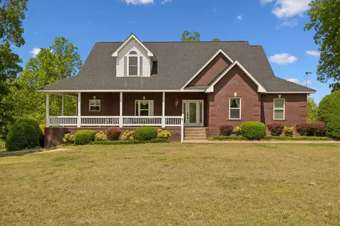 1709 Holland Rd, Lafayette, TN 37083