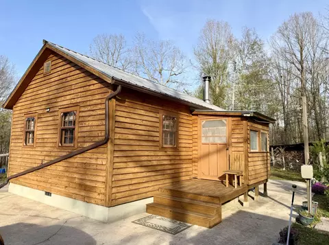 3162 Northcutts Cove Rd, Beersheba Springs, TN 37305