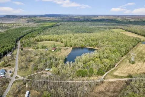 1552 New Harmony Rd, Graysville, TN 37338