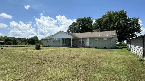 Exterior - 244 Old Jackson Hwy, Loretto, TN 38469 photo 3 of 8