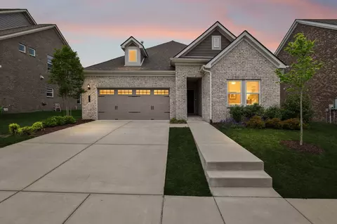 366 Triple Crown Cir, Gallatin, TN 37066
