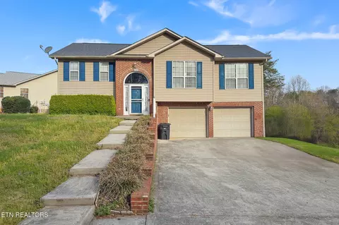 1757 Call Dr, Athens, TN 37303