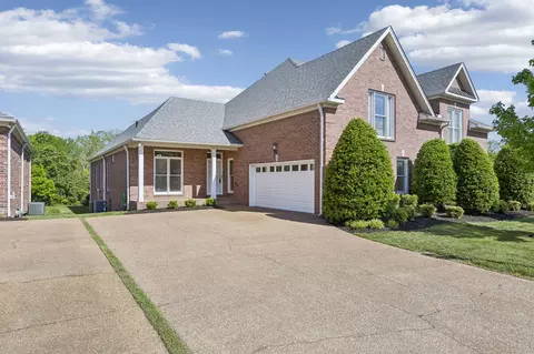 229 Stoners Glen Ct, Hermitage, TN 37076