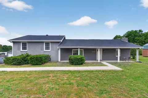 1765 Hayshed Rd, Charlotte, TN 37036