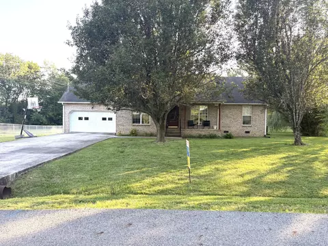 201 Steeplechase Dr, Smithville, TN 37166