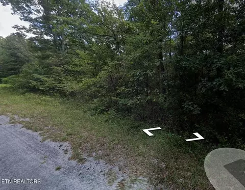 1045 Yucatan Ln, Crossville, TN 38572