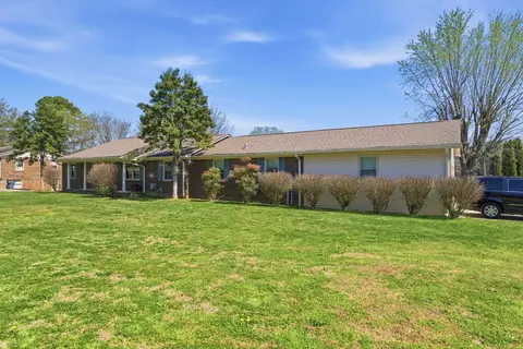 104 Meadowbrook Dr, Mcminnville, TN 37110