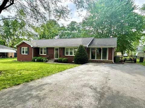 417 Wayne Dr, Hopkinsville, KY 42240