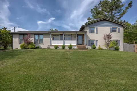 3016 Runabout Dr, Nashville, TN 37217