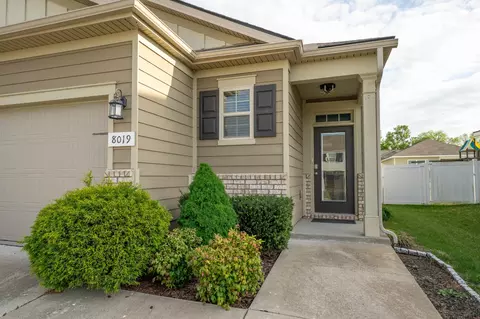 8019 Craighead Dr, Lebanon, TN 37087