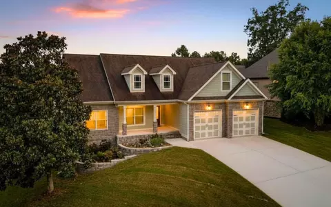 604 Kailors Cove Cir, Ringgold, GA 30736