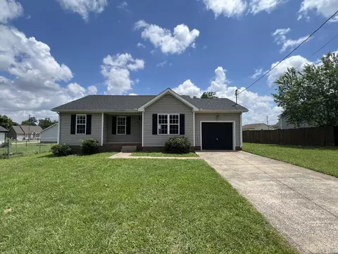 303 Pappy Dr, Oak Grove, KY 42262