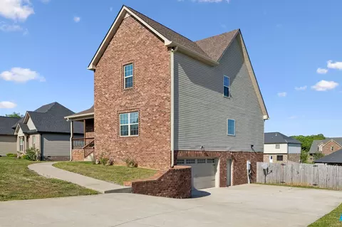 735 Lillian Grace Dr, Clarksville, TN 37043