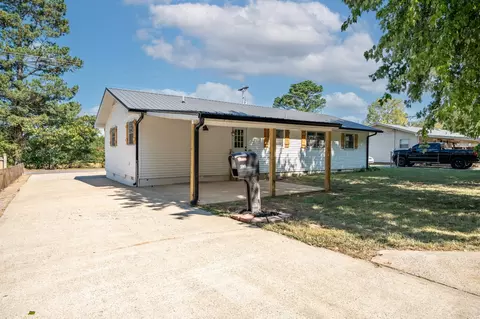 Exterior - 530 N Main St, Loretto, TN 38469 photo 4 of 6