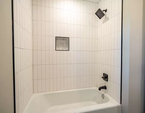 Bath - 530 N Main St, Loretto, TN 38469 photo 4 of 5