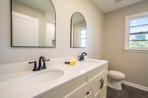 Bath - 530 N Main St, Loretto, TN 38469 photo 5 of 5