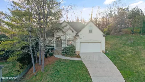 1908 Saint Gregorys Ct, Knoxville, TN 37931
