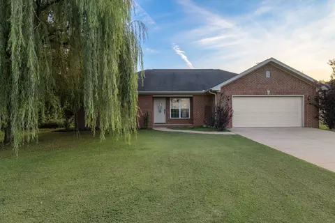 1952 Beverly Ave, Muscle Shoals, AL 35661