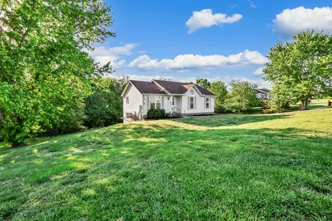 2660 Holt Ln, Clarksville, TN 37043