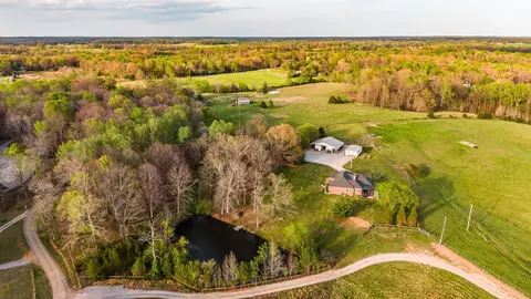 1075 Fannie Nicholson Rd, Chapmansboro, TN 37035