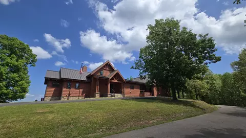 685 River Oaks Dr, Big Sandy, TN 38221