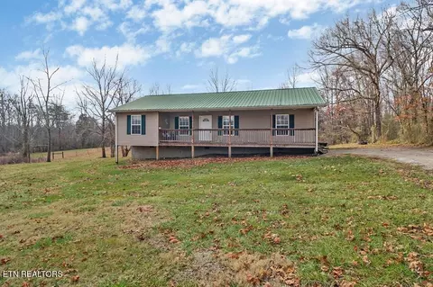 660 E Rock Quarry Rd, Clarkrange, TN 38553 photo 2