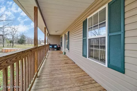 660 E Rock Quarry Rd, Clarkrange, TN 38553 photo 4