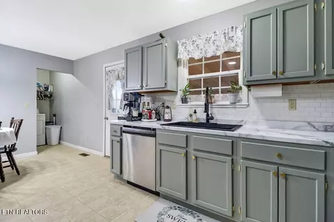 660 E Rock Quarry Rd, Clarkrange, TN 38553 photo 13