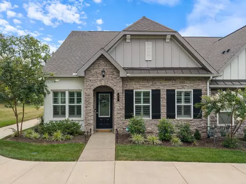 217 Trevor Dr, Mount Juliet, TN 37122