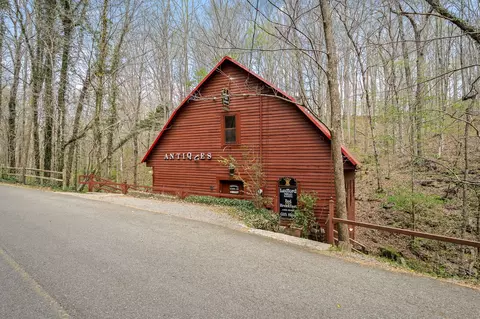 1195 Shipman Creek Rd, Wartrace, TN 37183