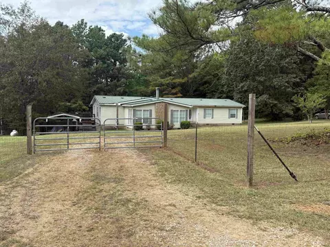 501 Post Office Rd, Michie, TN 38357