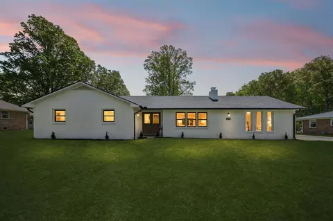 1221 Hillcrest Dr, Manchester, TN 37355