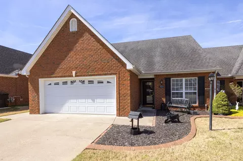 3323 Berryside Dr, Murfreesboro, TN 37128
