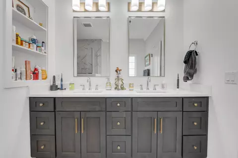 Bath - 4165 Barnsley Loop, Ooltewah, TN 37363 photo 7 of 8