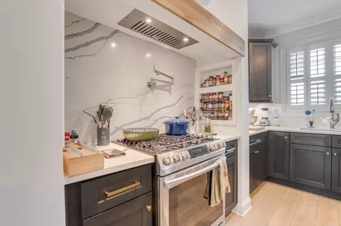 Kitchen - 4165 Barnsley Loop, Ooltewah, TN 37363 photo 2 of 6
