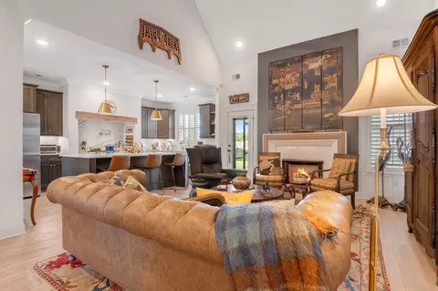 Living - 4165 Barnsley Loop, Ooltewah, TN 37363 photo 2 of 5