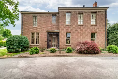 301 W 6th St, Russellville, KY 42276