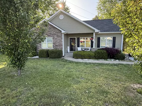 543 Main St, Mcewen, TN 37101