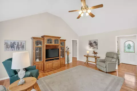 Living - 590 Allisona Rd, Eagleville, TN 37060 photo 2 of 2