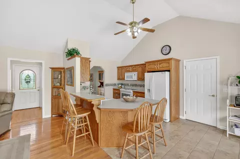Kitchen - 590 Allisona Rd, Eagleville, TN 37060 photo 2 of 4