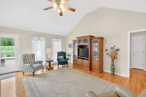 Living - 590 Allisona Rd, Eagleville, TN 37060 photo 1 of 2