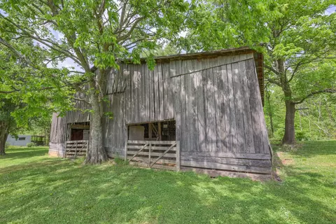Exterior - 590 Allisona Rd, Eagleville, TN 37060 photo 10 of 12