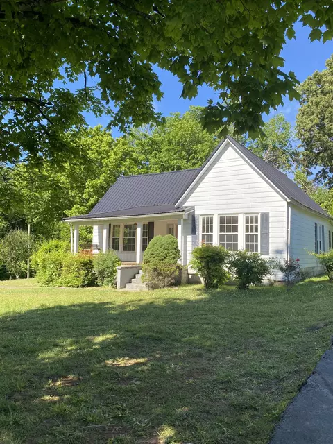 400 Waterloo St, Lawrenceburg, TN 38464